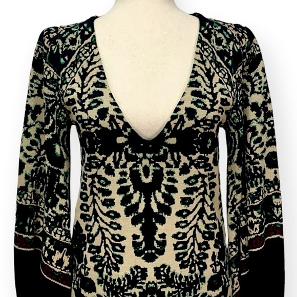 Free People Music And Lyrics Bishop Sleeve Mini Sweater Dress Size XS - Picture 5 of 11